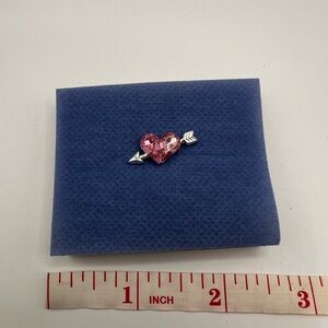 Avon Heart Tac Pin Light Rose 2004 Pink Crystal Arrow Brooch